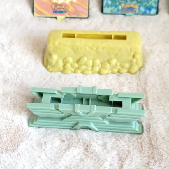 Pokémon the Movie - 2000 Burger King - Lot Of 4 Power Cards w/ Stands - Used - Picture 6 of 8